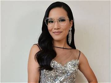 Ali Wong Wiki, Biography, Age, Height, Weight, Life, Ethnicity, Religion, Affair, Married, Husband,